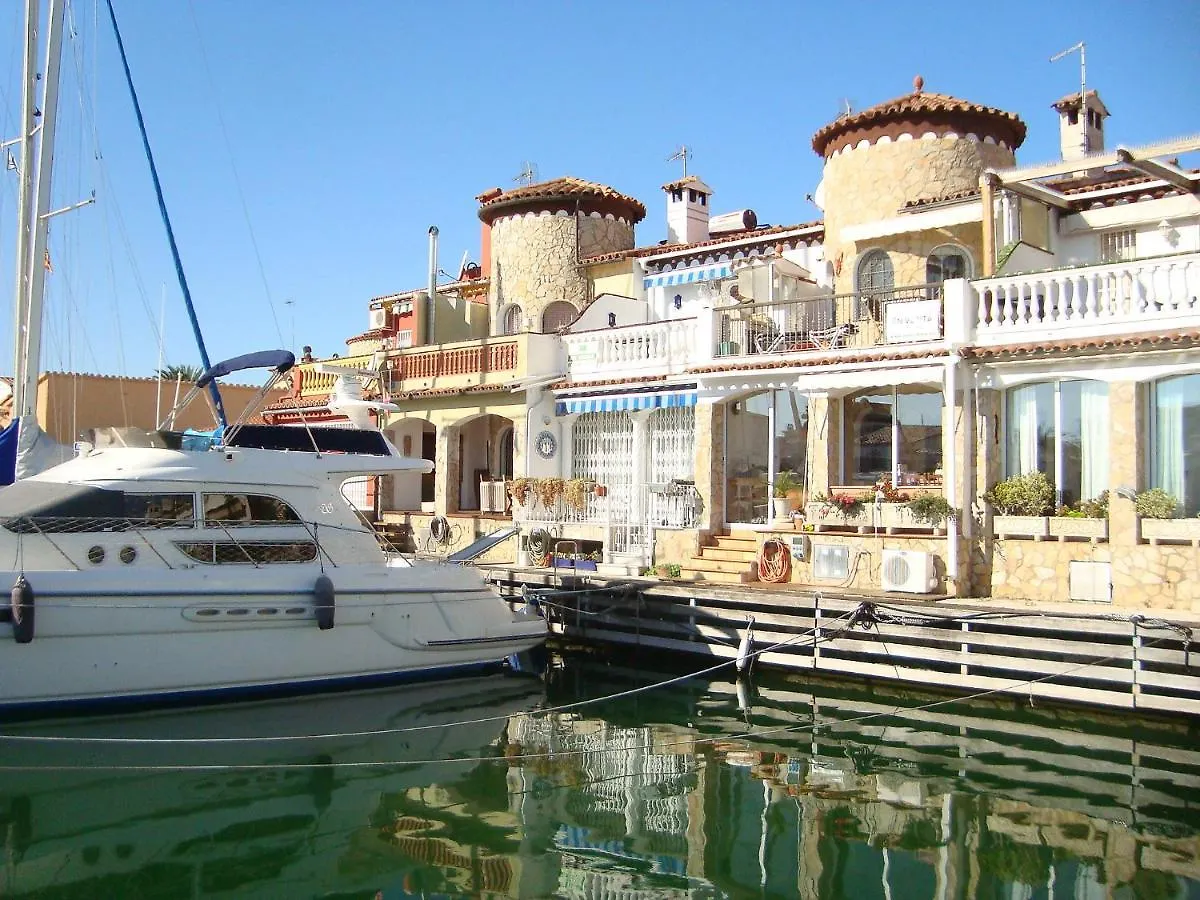 Holiday Home Salins Empuriabrava
