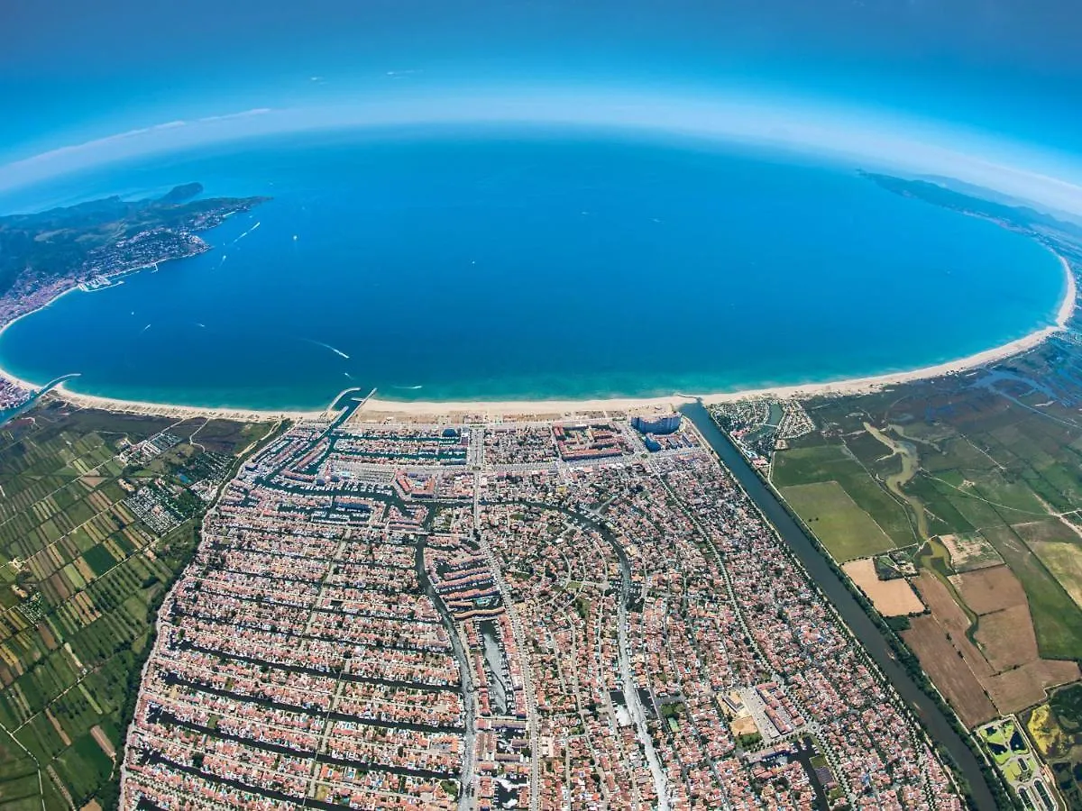 Holiday Home Salins Empuriabrava Испания